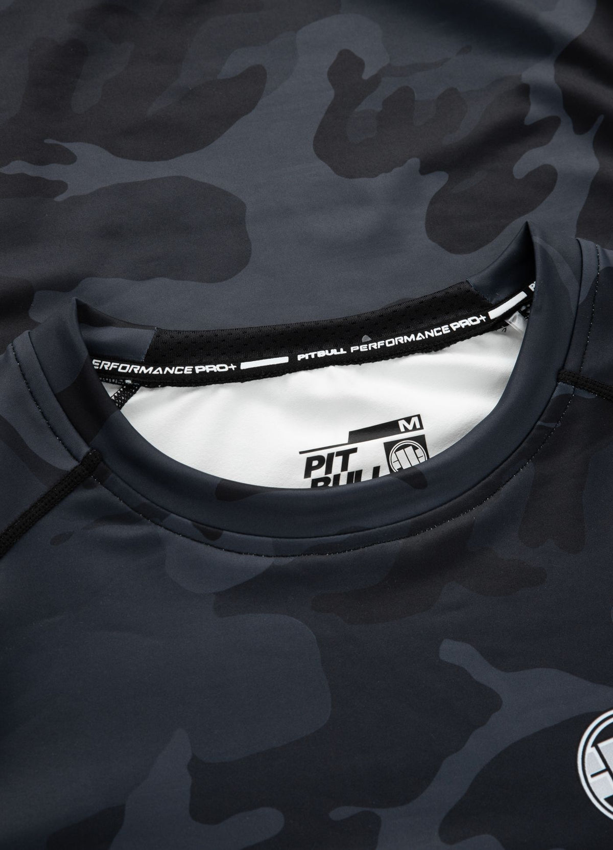 Rashguard Performance Pro Plus Small Logo - All Black Camo