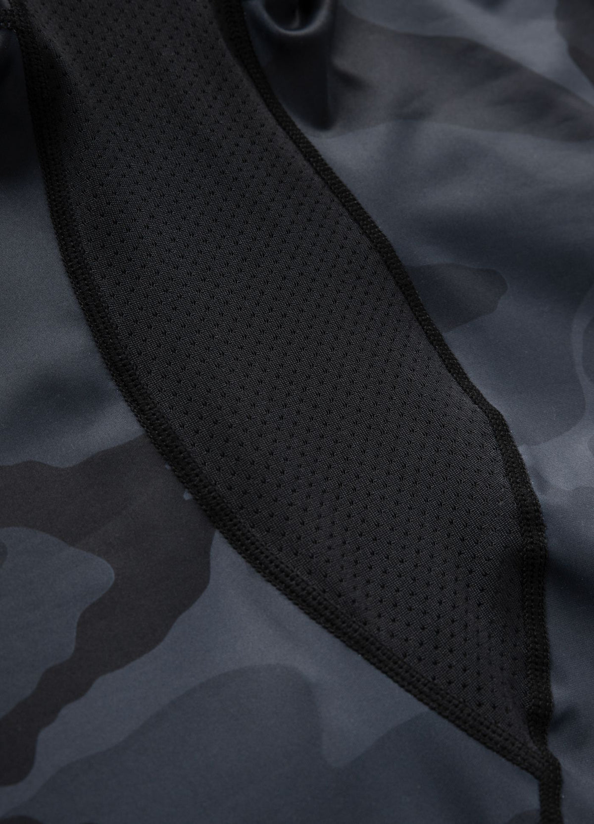 Rashguard Performance Pro Plus Small Logo - All Black Camo